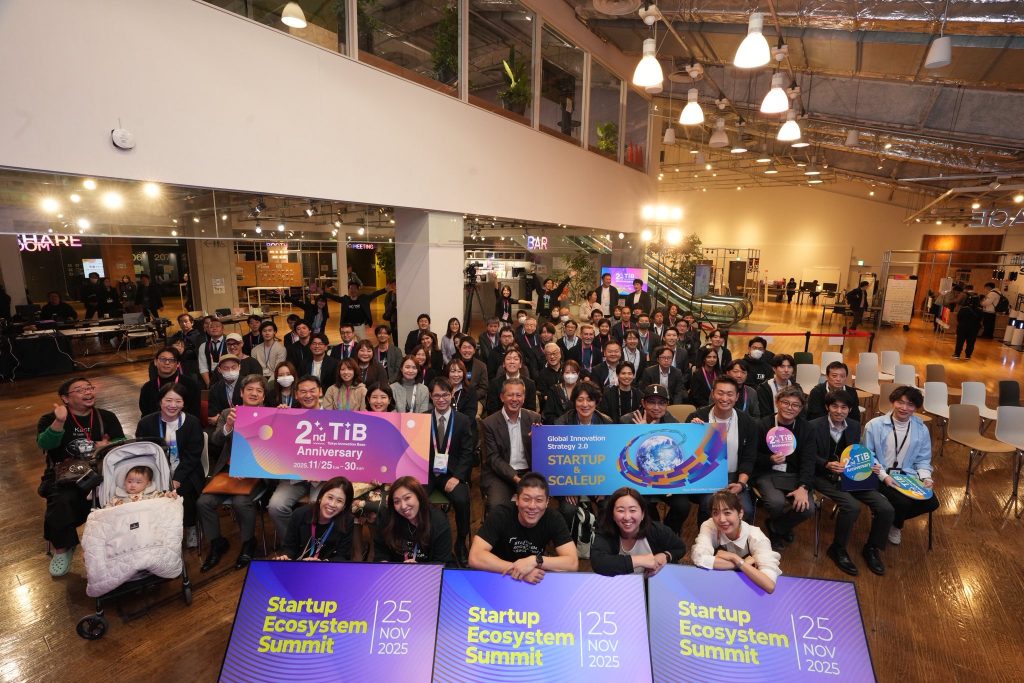 国内外から参加したプレイヤーの集合写真