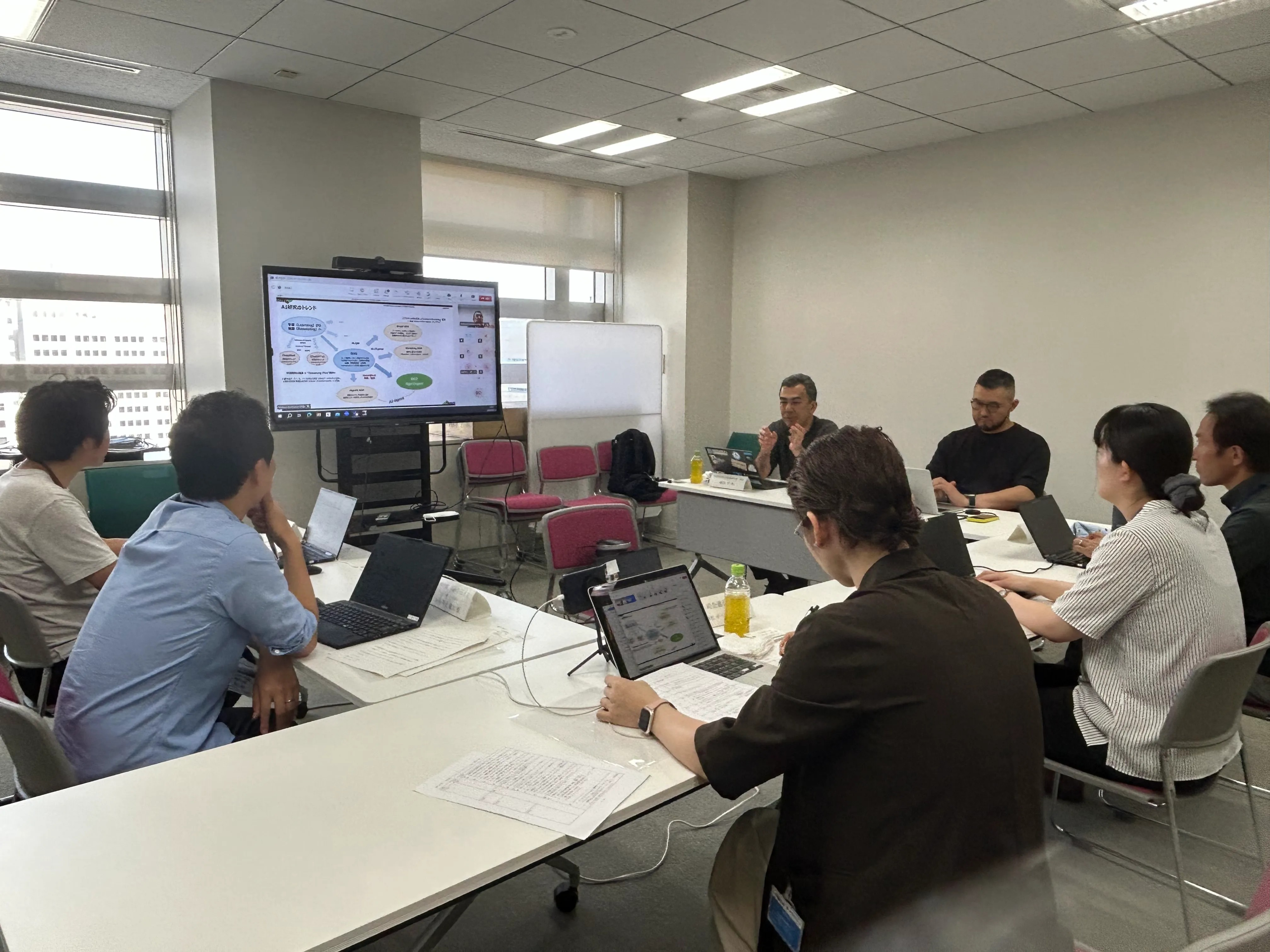 オープンデータラウンドテーブル開催時の意見交換風景