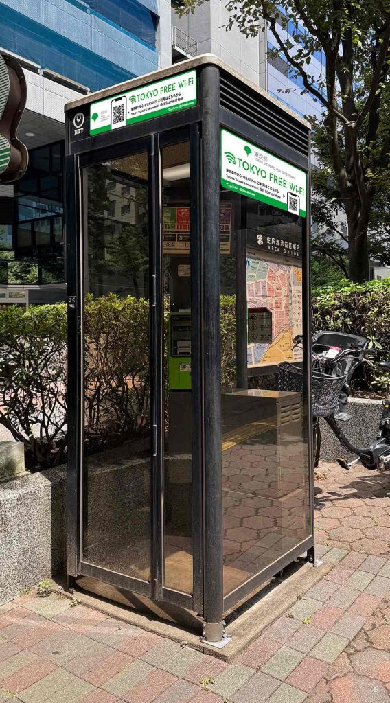 ステッカーが貼られているイメージ写真