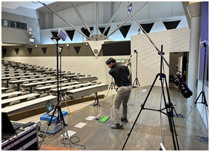 5G環境を活用したスポーツ指導に関する実証の様子。日野キャンパス2号館講義室A・Bにて実施