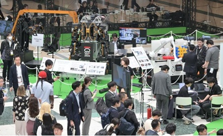 各社の目を引く技術の展示の様子