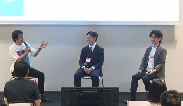 現場対話型スタートアップ協働プロジェクトの採択事業者によるパネルディスカッション風景